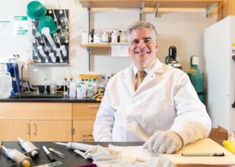  Andrés J. García in his lab